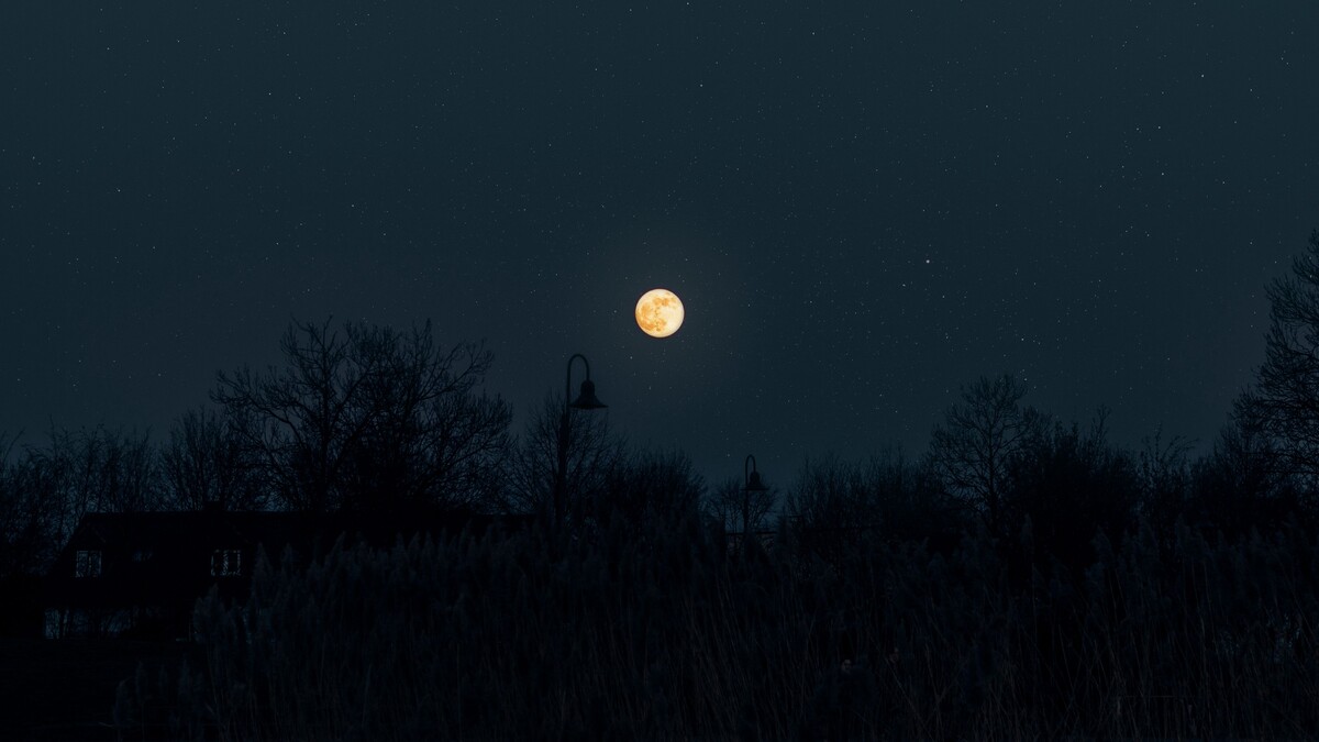 月亮满月斯塔里斯基