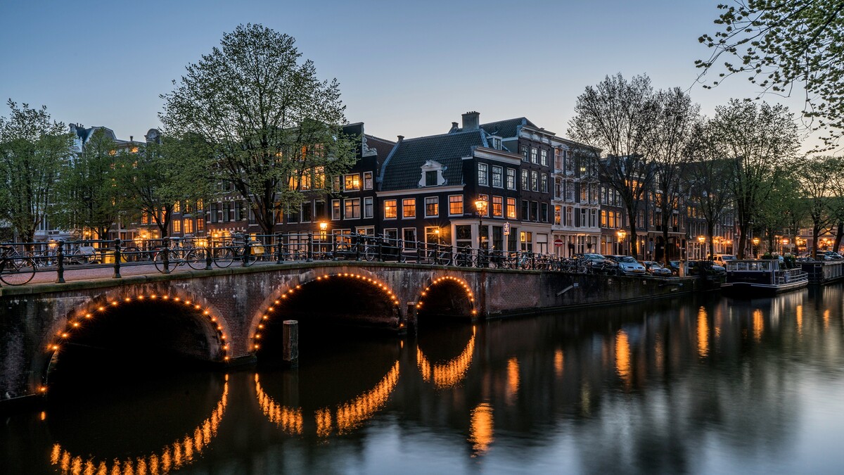 城市阿姆斯特丹荷兰女人