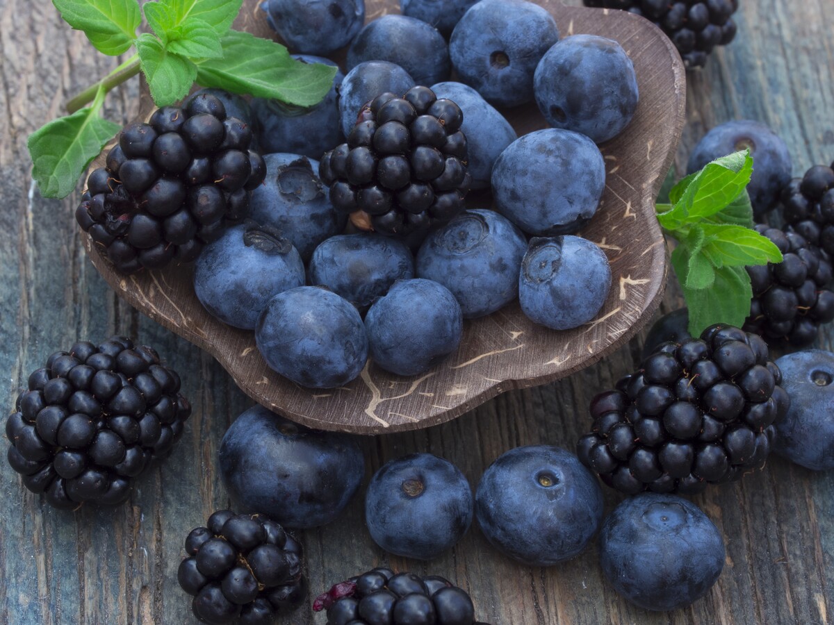 蓝莓黑莓水果